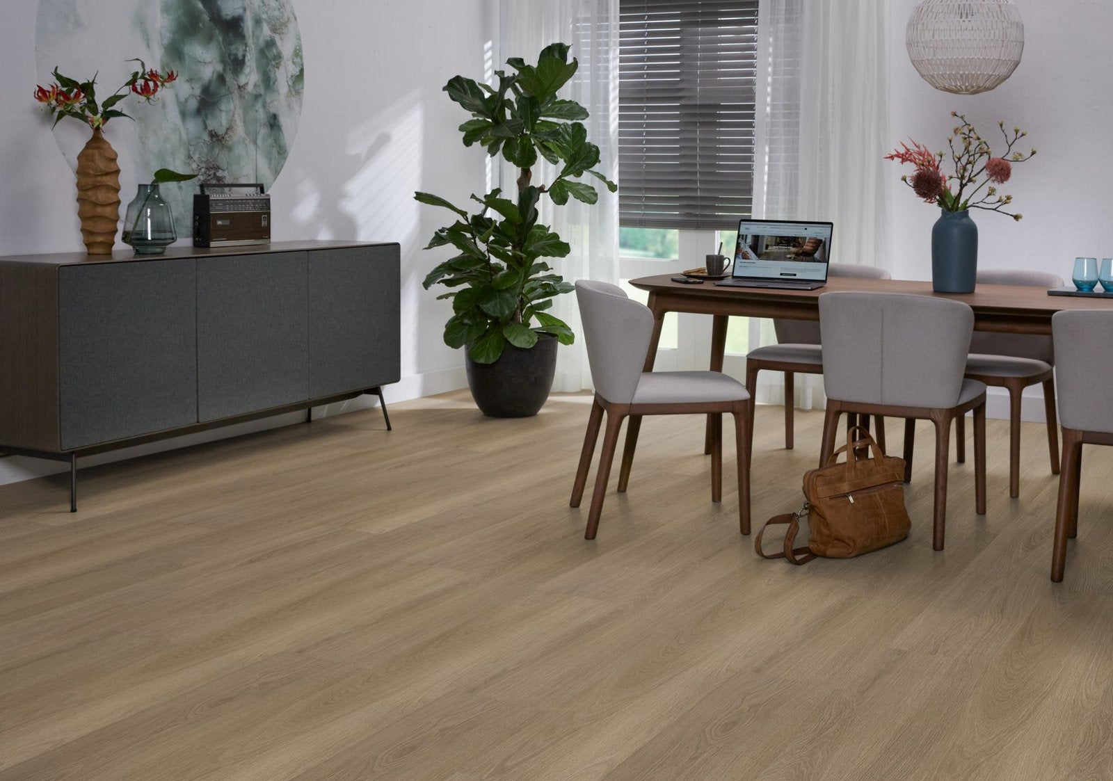Soleno dryback dark oak sfeer
