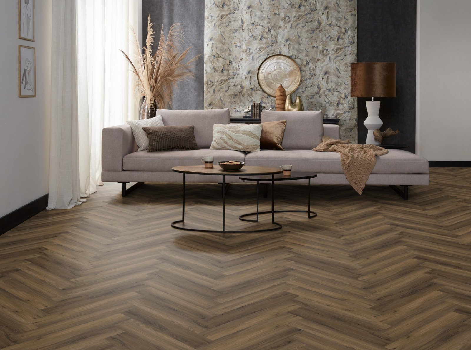 Spigato Avanto visgraat click SRC warm brown sfeer