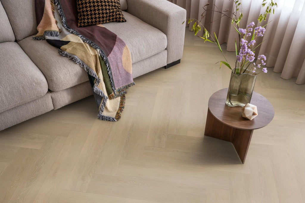 Herringbone dryback warm natural sfeer