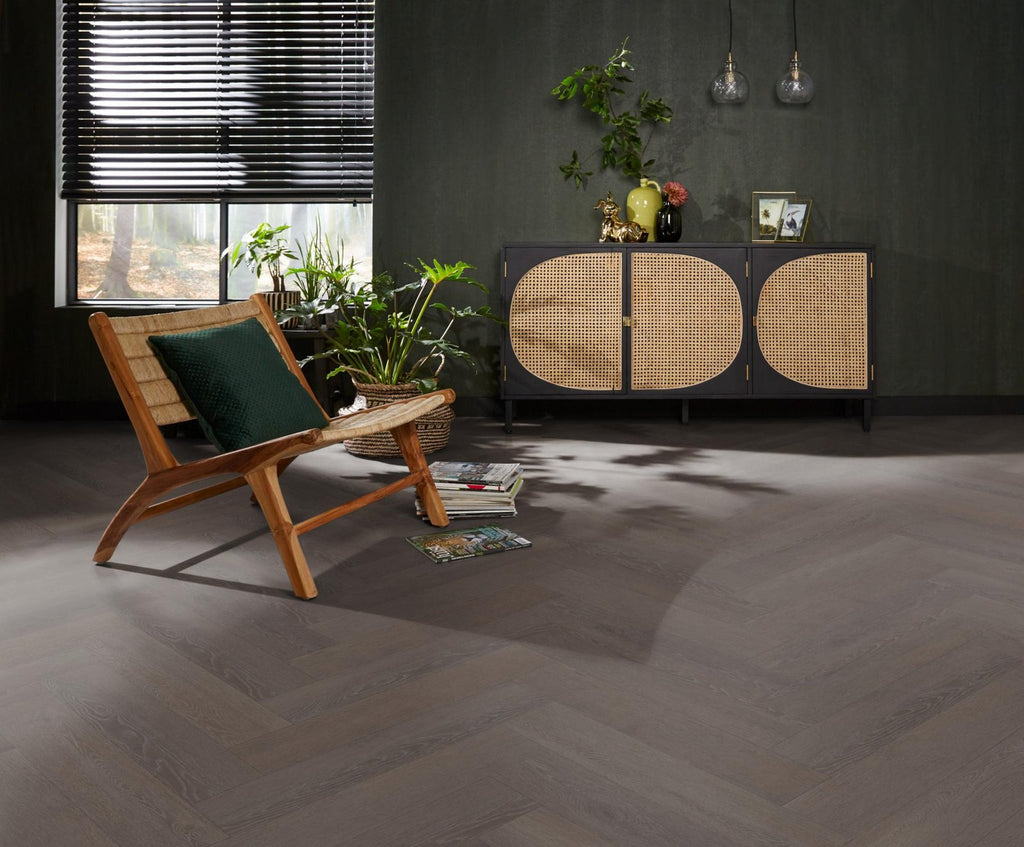 Herringbone click SRC charcoal sfeer