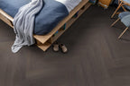 Herringbone click SRC charcoal sfeer