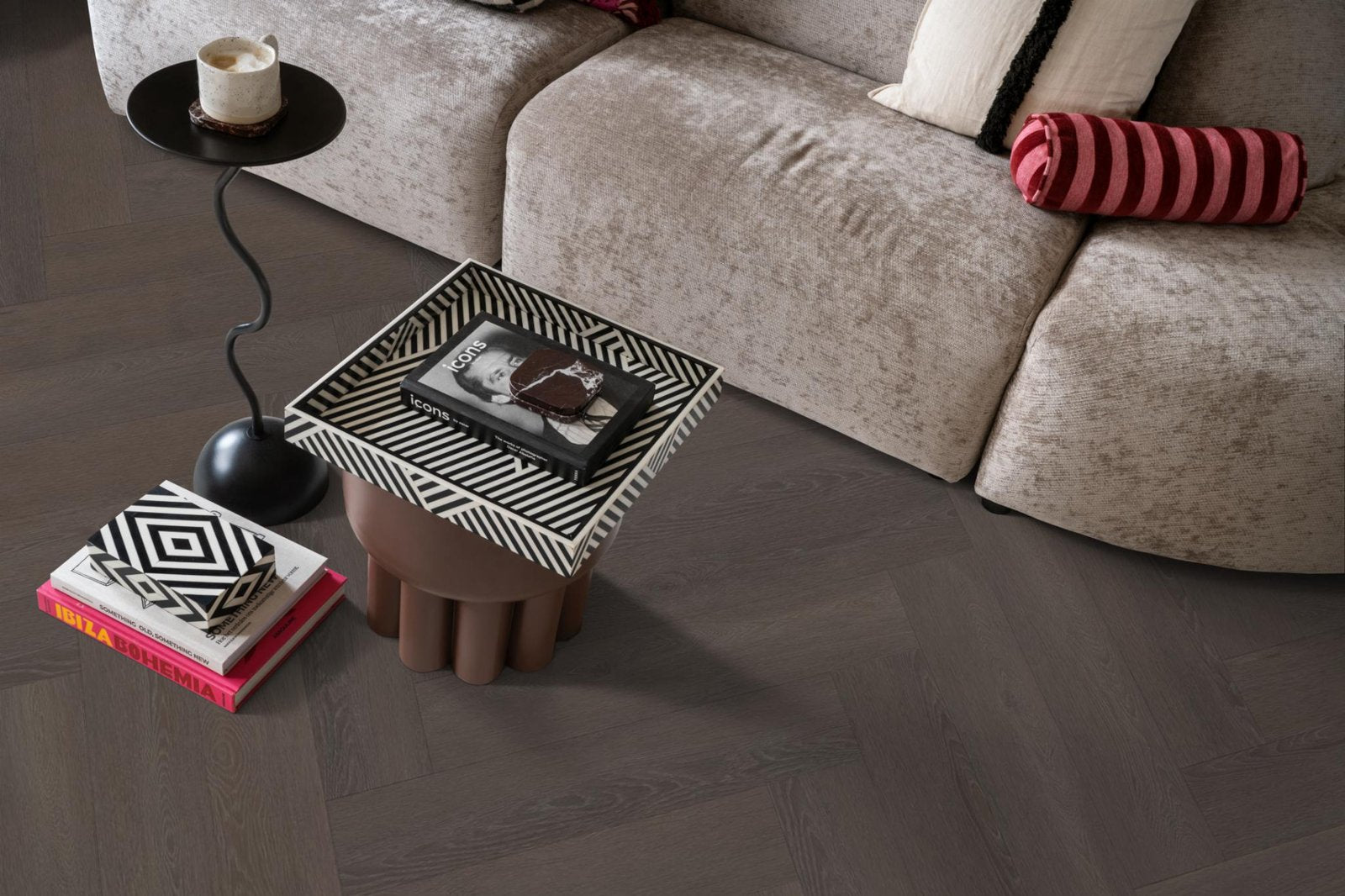 Herringbone click SRC charcoal sfeer