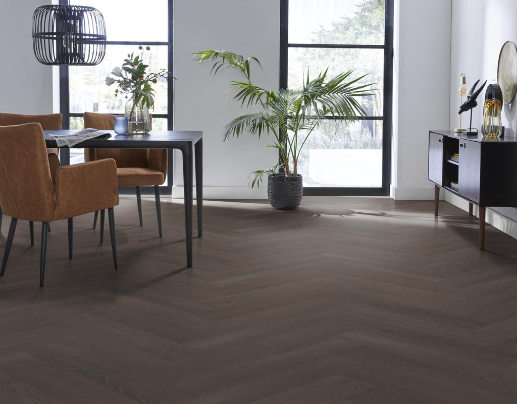 Herringbone click SRC charcoal sfeer