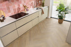 Spigato Vivero visgraat click SRC dark oak sfeer