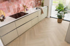 Spigato Vivero visgraat click SRC warm oak sfeer