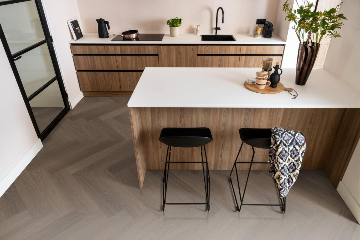 Spigato Estino visgraat click SRC brown sfeer