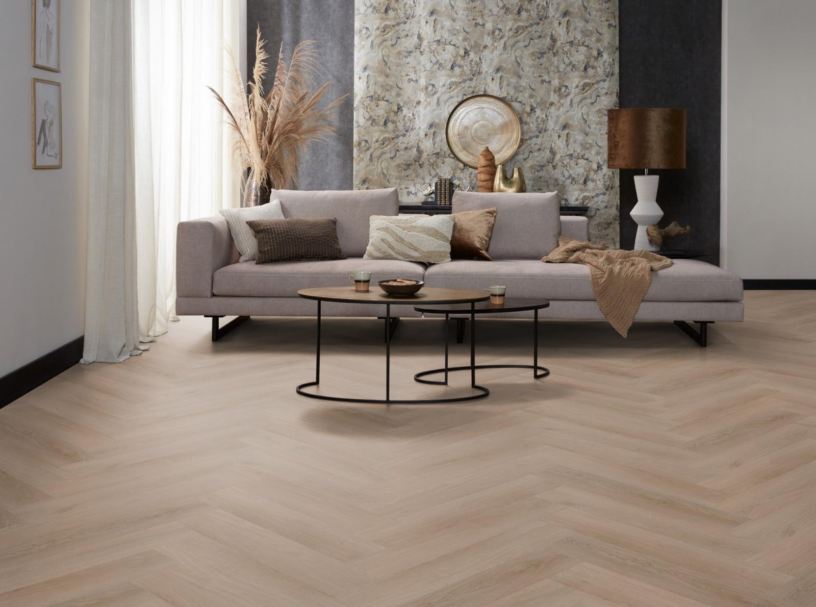 Spigato Navaro visgraat click dark oak sfeer