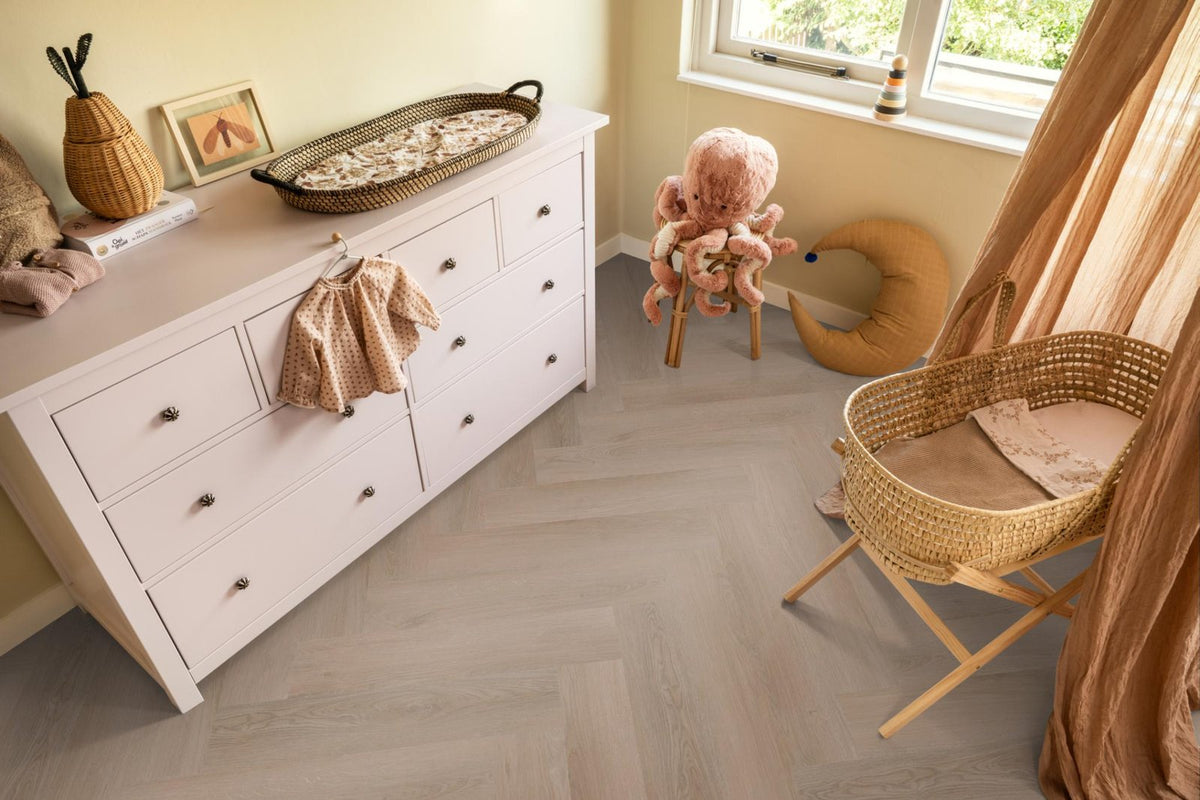 Spigato Navaro visgraat click dark oak sfeer