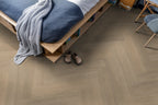 Spigato Viranto visgraat click SRC warm beige sfeer