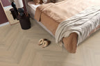 Spigato Viranto visgraat click SRC warm beige sfeer