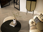 Spigato Viranto visgraat click SRC warm beige sfeer