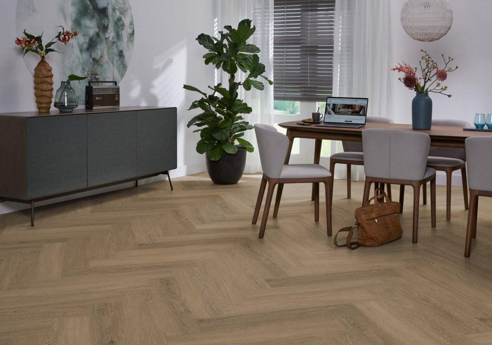 Spigato Viranto visgraat click SRC light brown sfeer