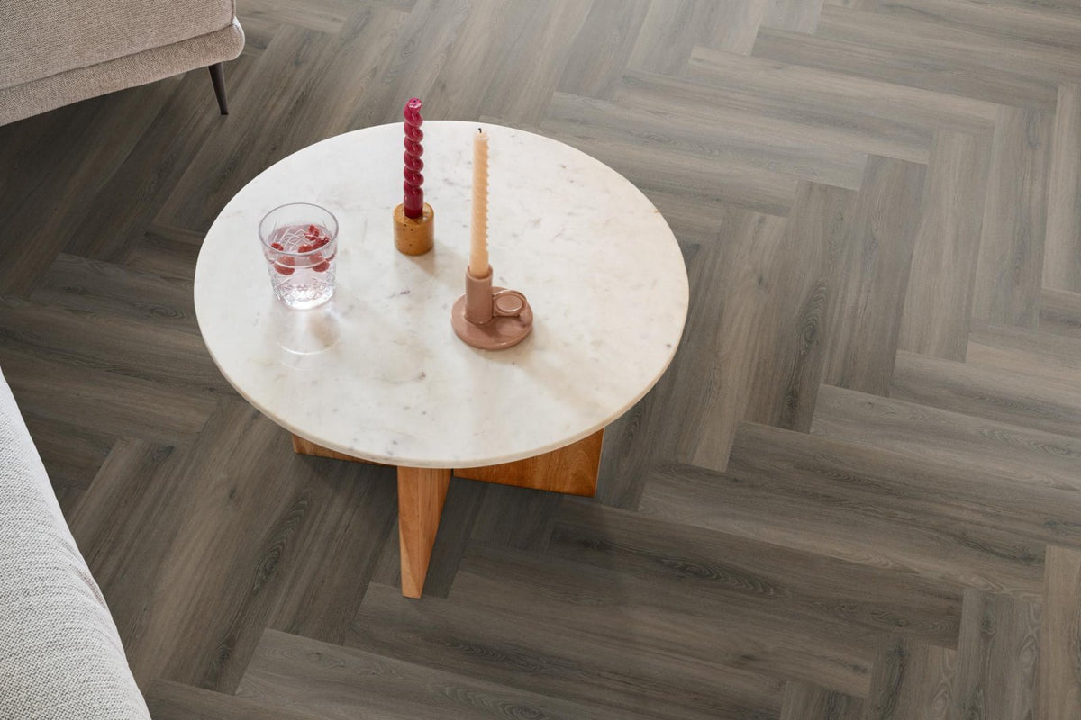 Spigato Avanto visgraat dryback dark grey sfeer