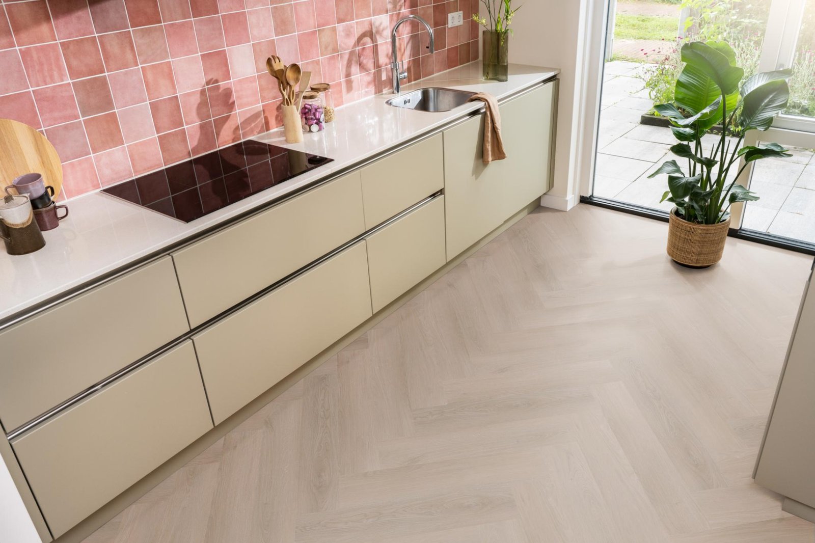 Spigato Navaro visgraat dryback dark oak sfeer
