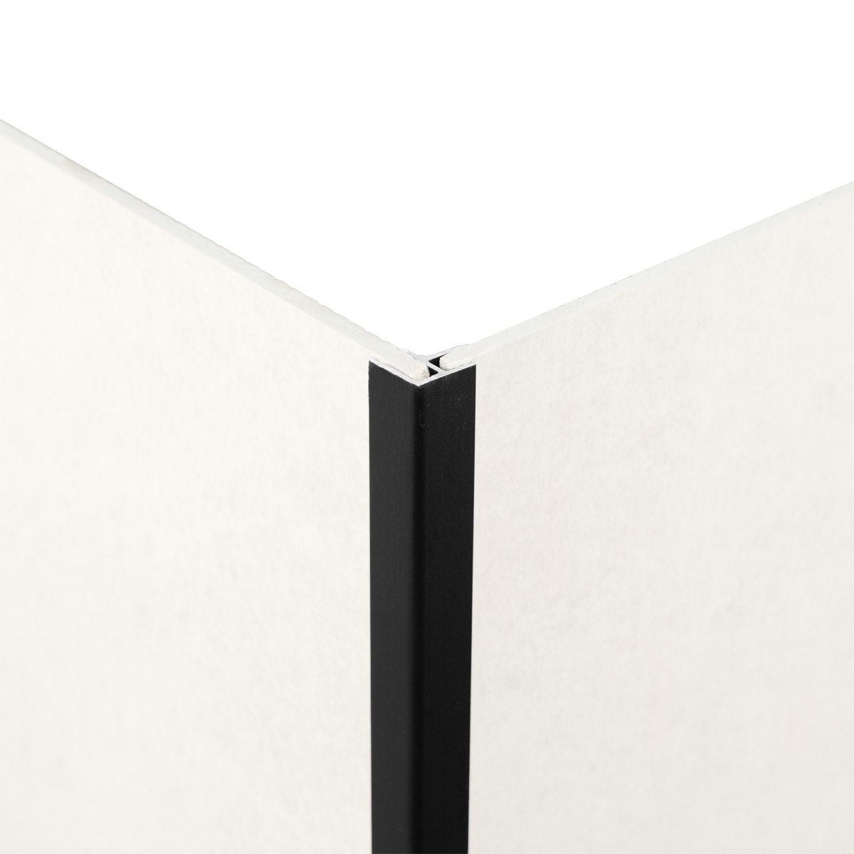 Binnen- en buitenhoekprofiel zwart pvc wand