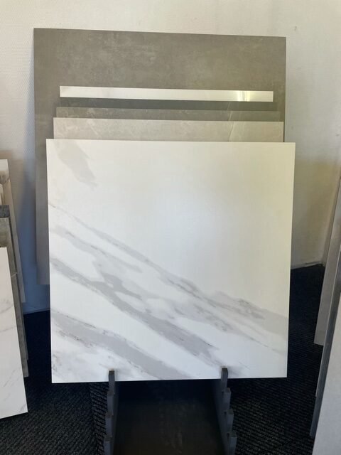 Carrara Matte Tegel 80x80 cm sfeerbeeld